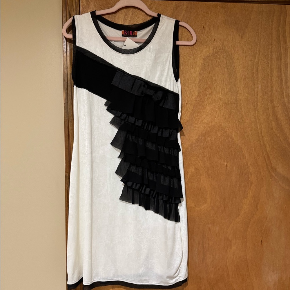 NWT Champagne Isle Dress Medium